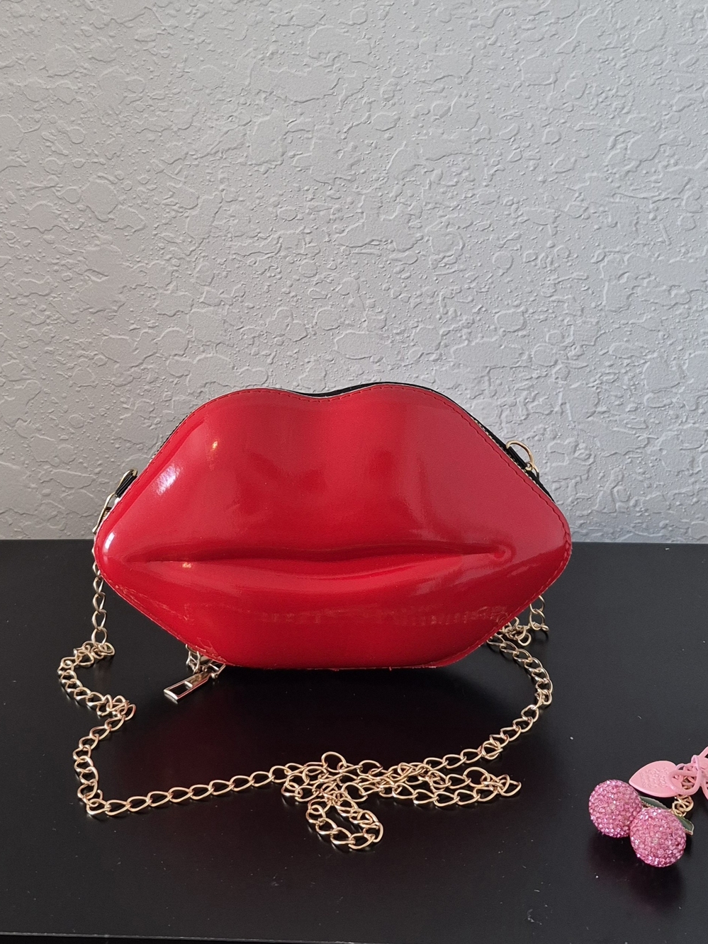 Red Lips Novelty Crossbody Bag – Glossy Red Faux Leather, Gold Chain Strap